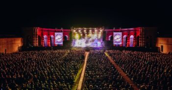 Le stelle brillano ancora di più sotto il cielo di Mantova : Il calendario del Mantova Summer Festival all’Esedra di Palazzo Te